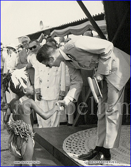 Le roi Baudouin en 1955 à Stanleyville
