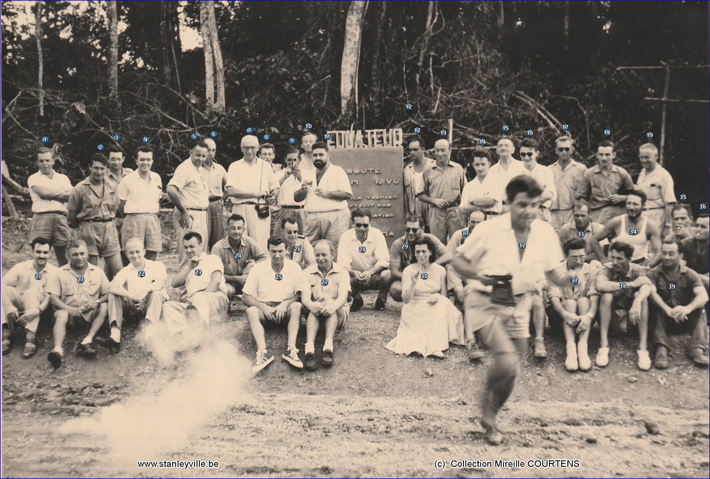 Inauguration de la stèle sur l'équateur