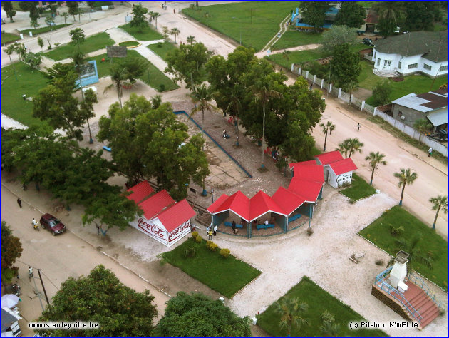 Place des Martyrs devant la mairie de Kisangani