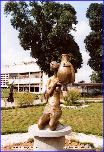 Statue de la Place de Saïo