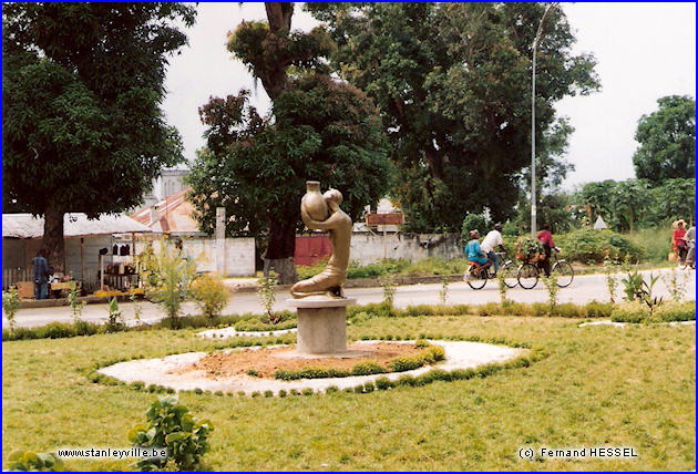 Statue de la Place de Saïo