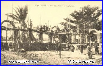 Usine d'eau min&eacute;rale en construction &agrave; Stanleyville