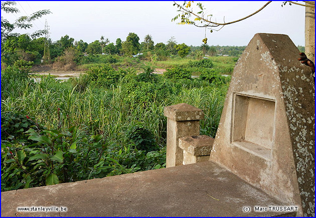 Tombe du chef wagenia Loawo Kisangani