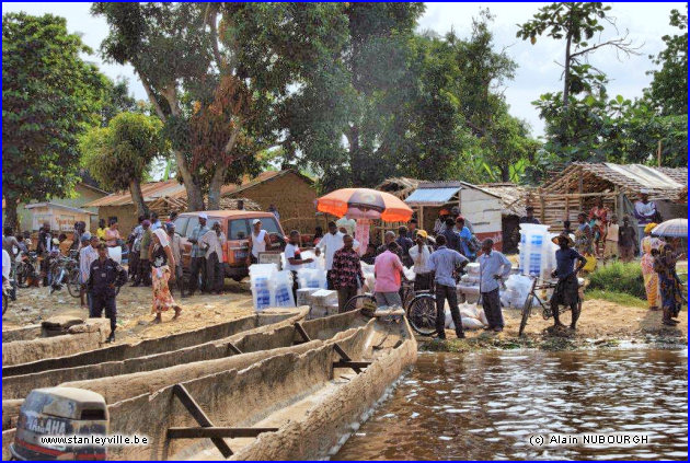 Urnes au fleuve Congo